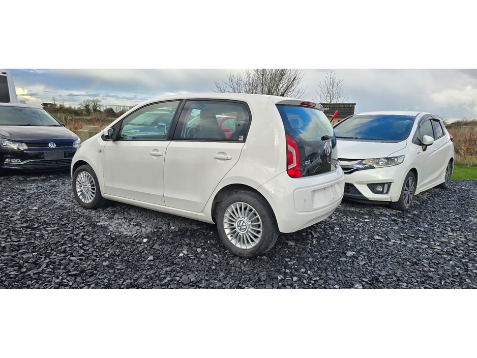 2014 Volkswagen up! - image 34