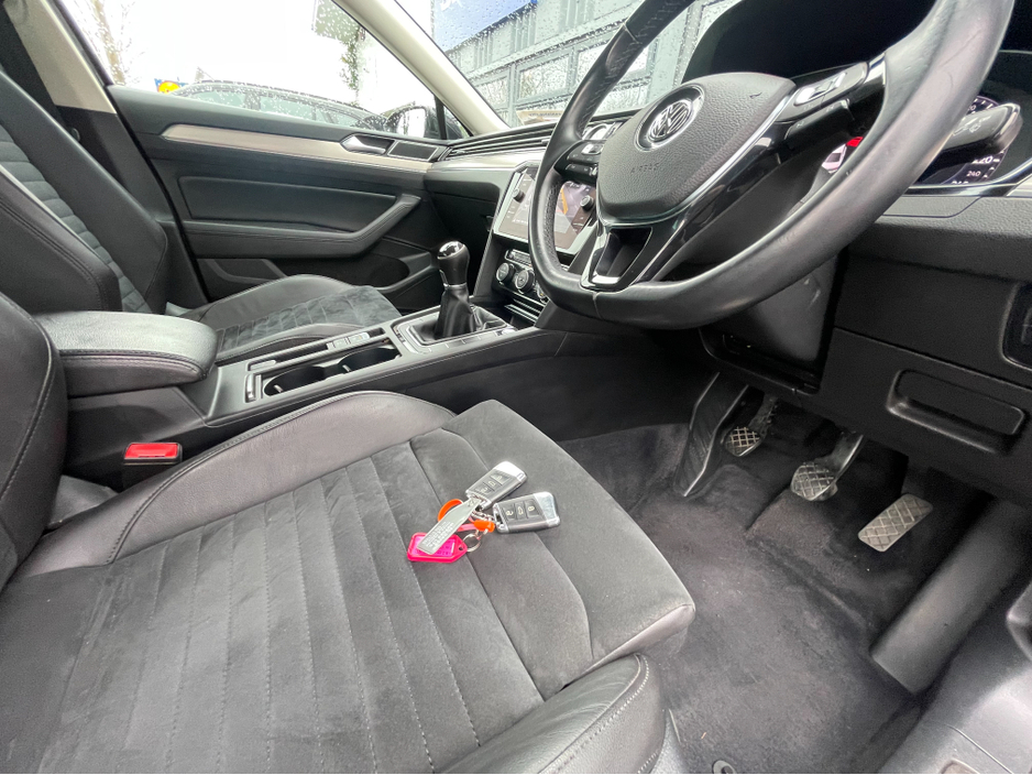 2018 Volkswagen Passat - image 23