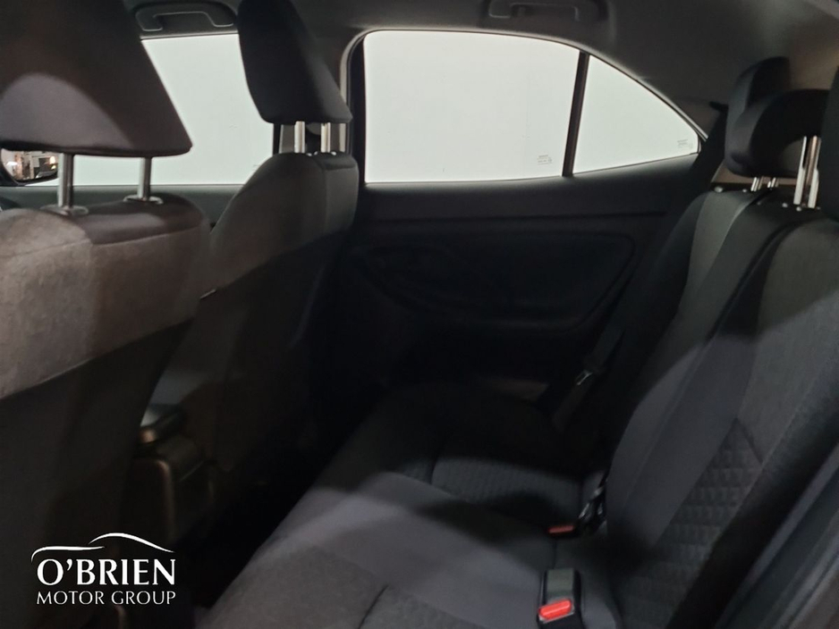 2024 Toyota Yaris Cross - image 11