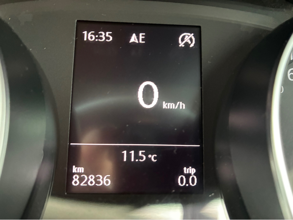 2016 Volkswagen Golf - image 16