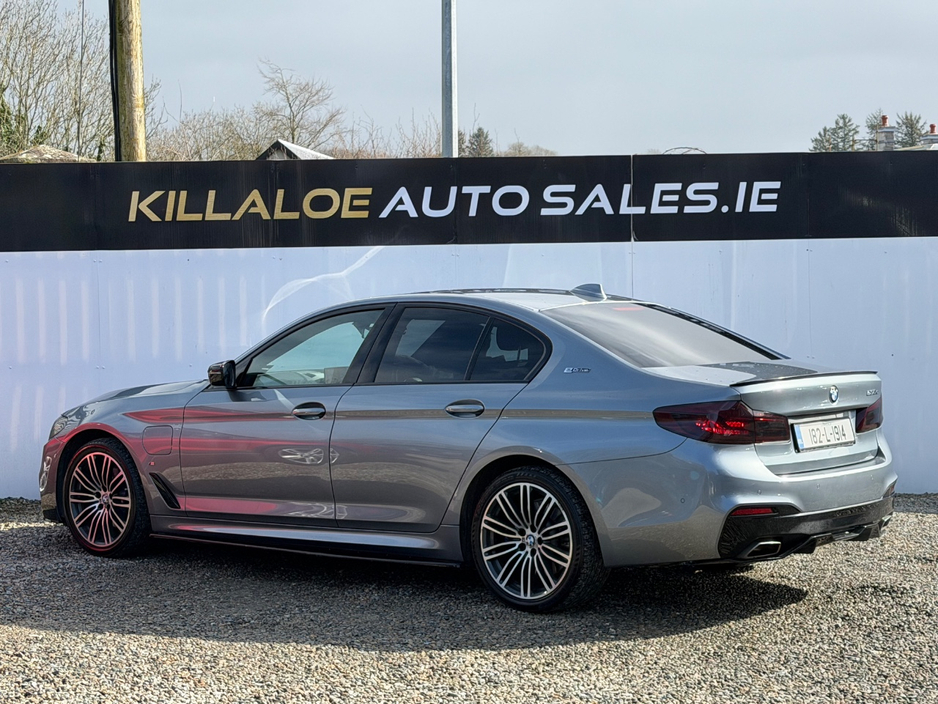 2018 BMW 5 Series - image 8