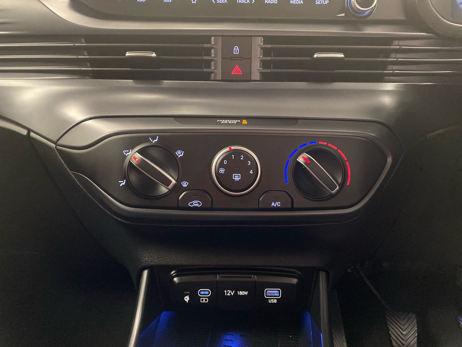 2025 Hyundai i20 - image 15