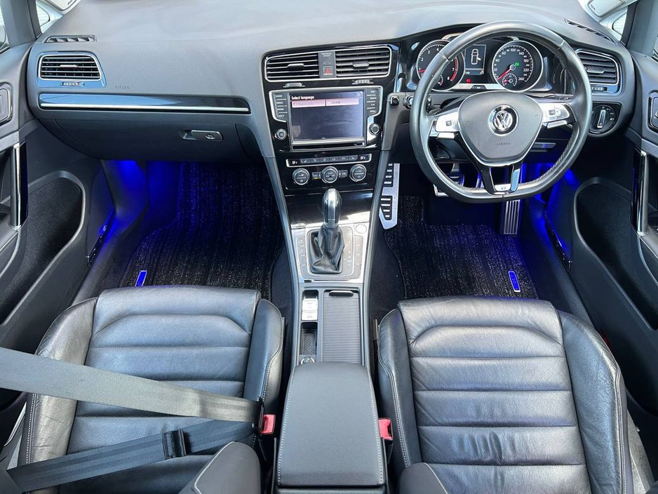 2016 Volkswagen Golf - image 10