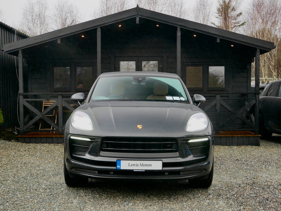 2023 Porsche Macan Macan T €69,950