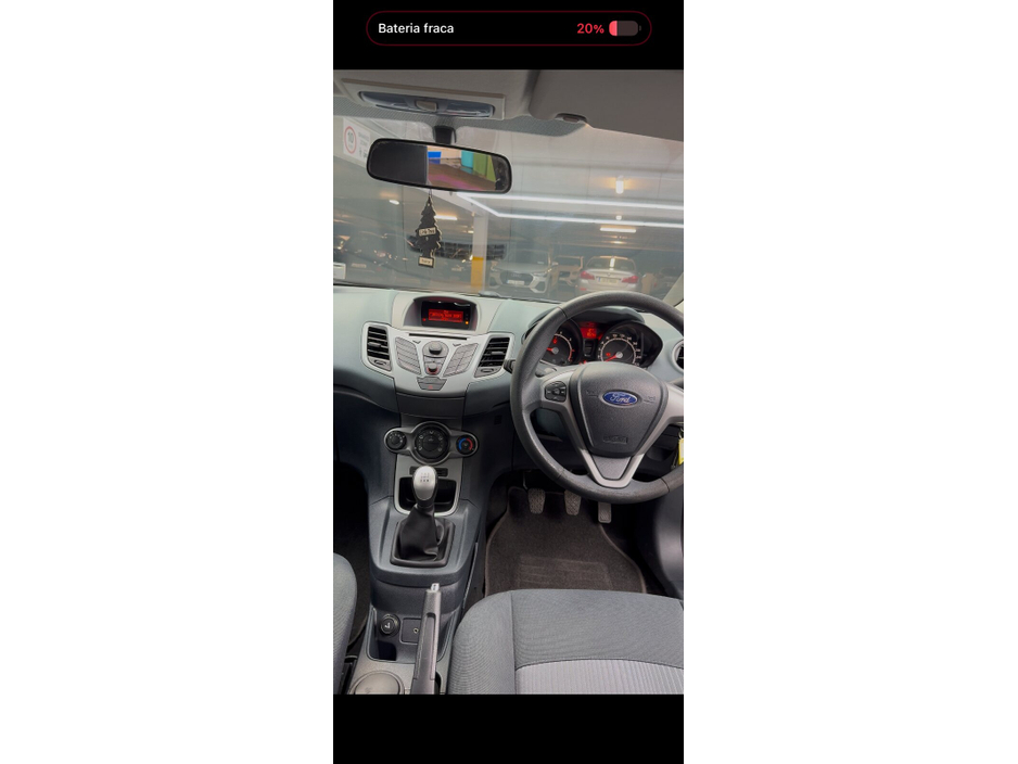 2011 Ford Fiesta - image 9