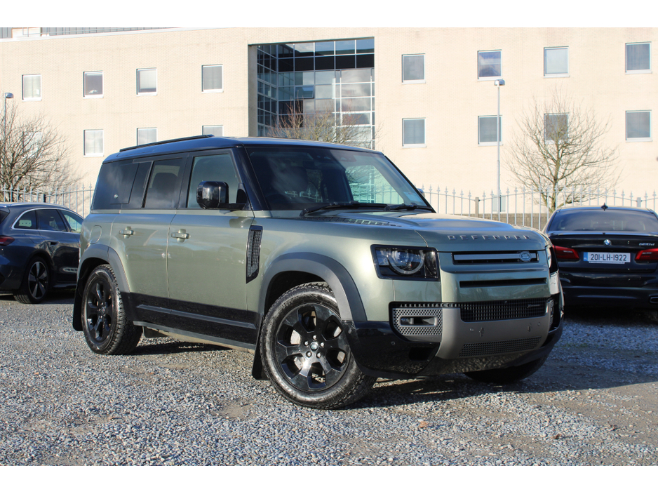 2022 Land Rover Defender - image 8