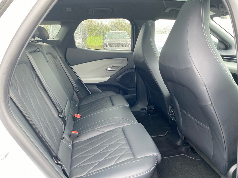 2025 Ford Explorer - image 14