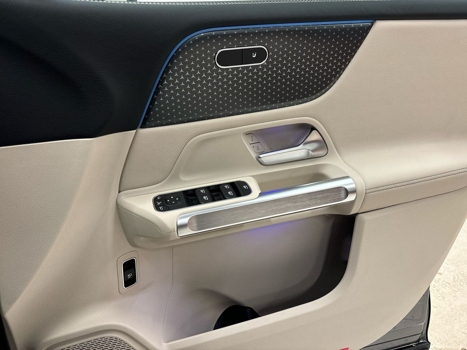 2025 Mercedes-Benz GLB - image 20