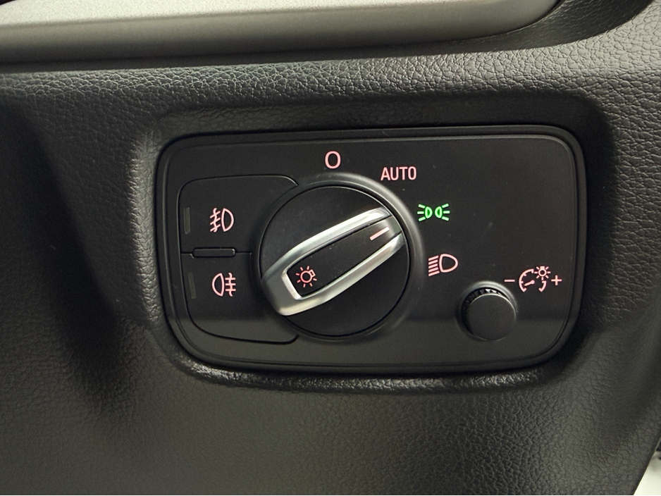 2015 Audi A3 Saloon - image 12