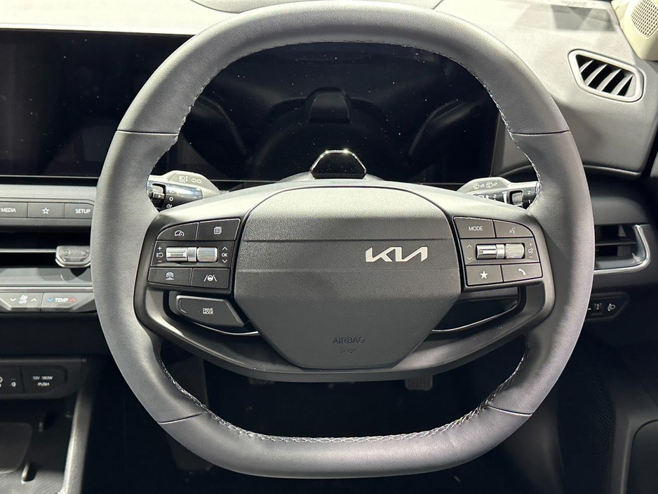 2026 Kia K4 - image 12