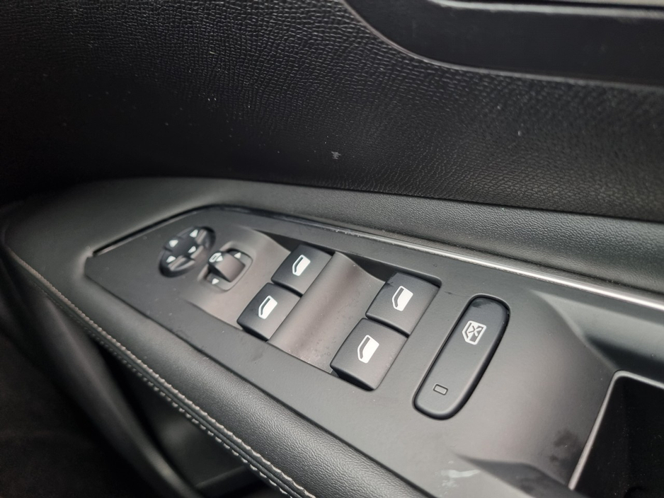 2019 Peugeot 3008 - image 26