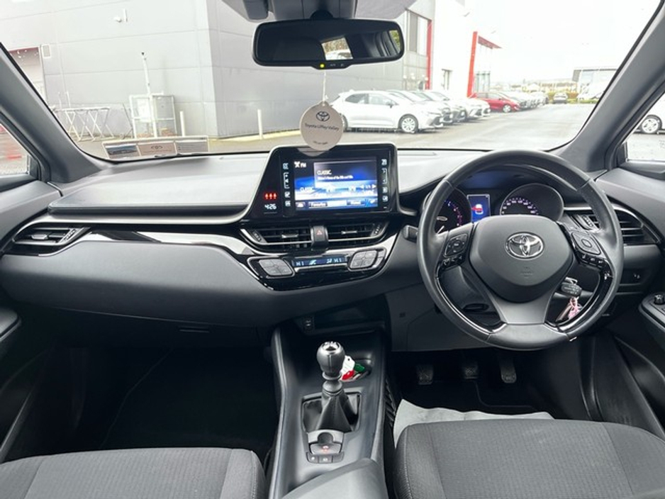 2018 Toyota C-HR - image 8