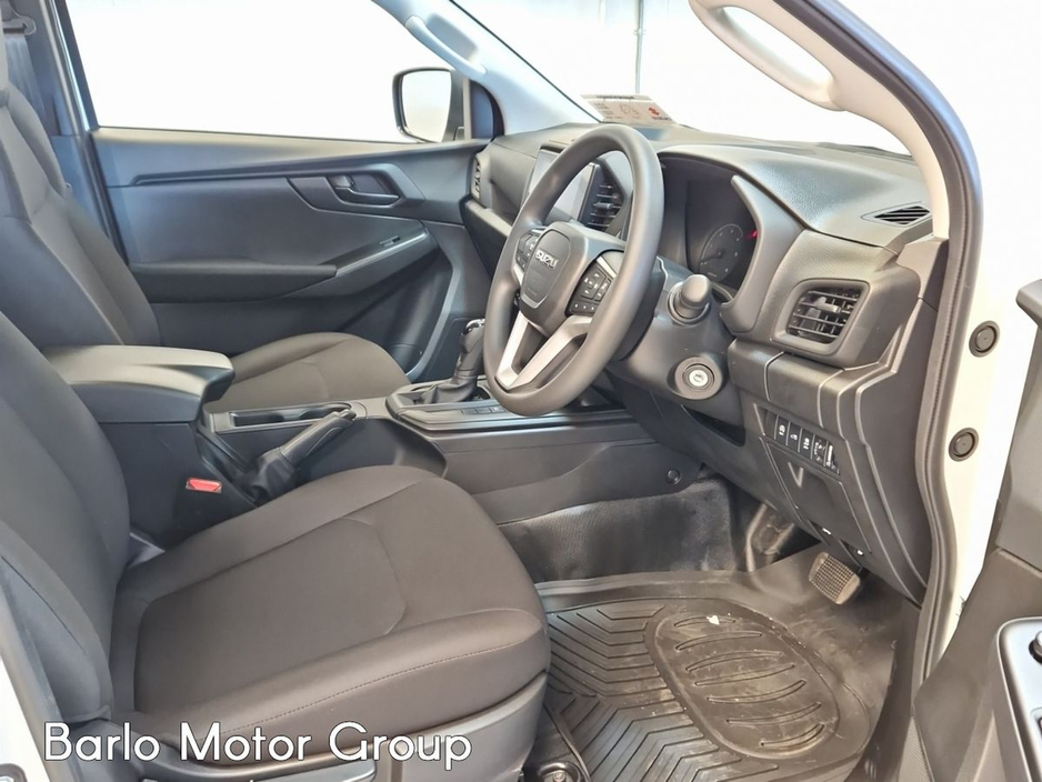 2026 Isuzu D-MAX - image 9