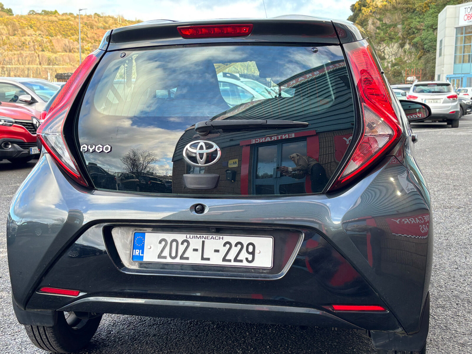 2020 Toyota Aygo 1.0 VVT-i x-play Smartphone €11,950