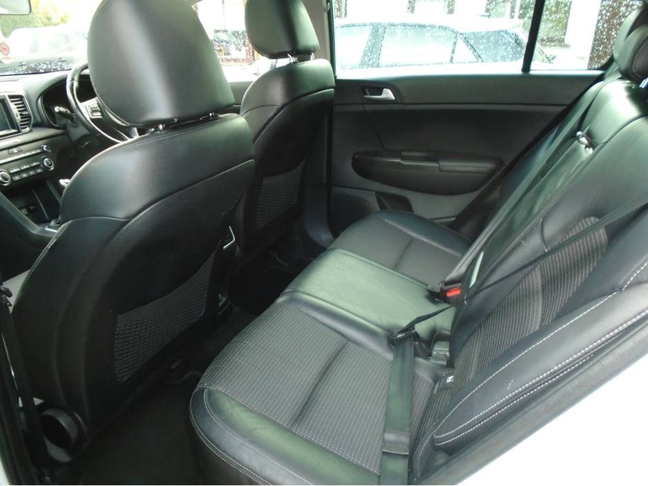 2016 Kia Sportage - image 12