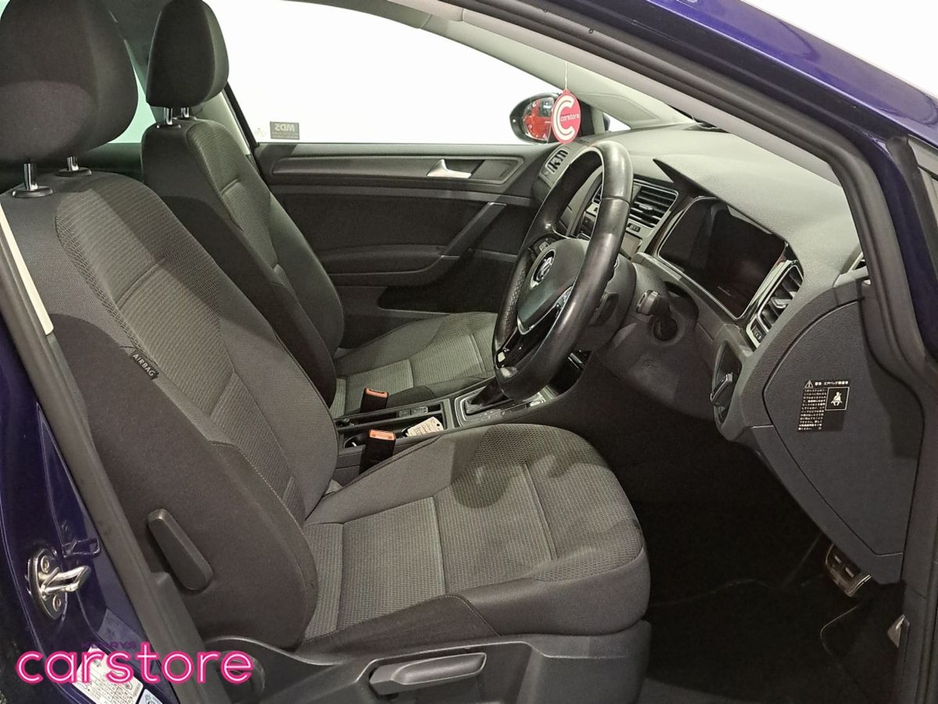 2020 Volkswagen Golf - image 12