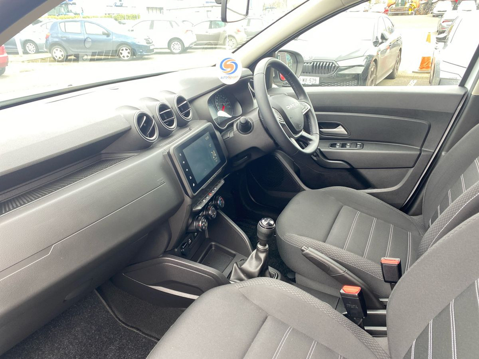 2024 Dacia Duster - image 2
