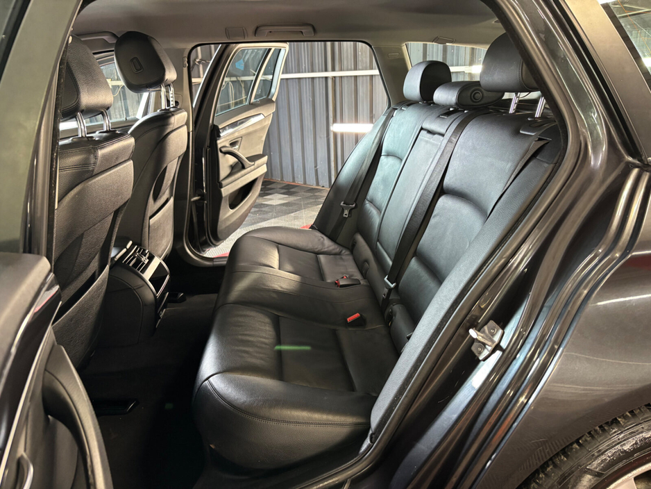 2014 BMW 5 Series - image 15