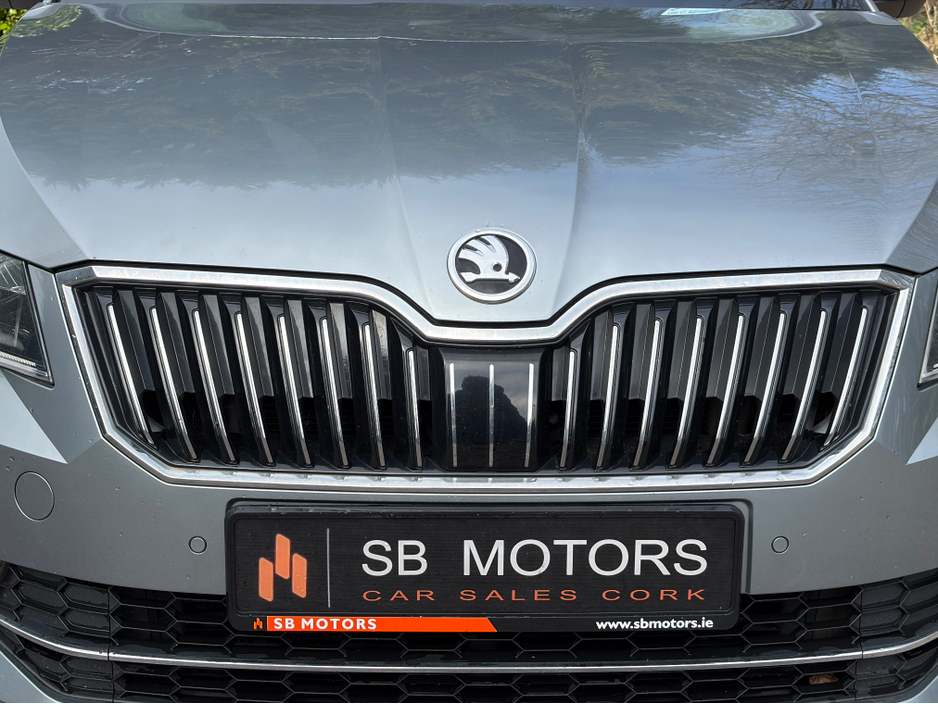 2016 Skoda Superb - image 10