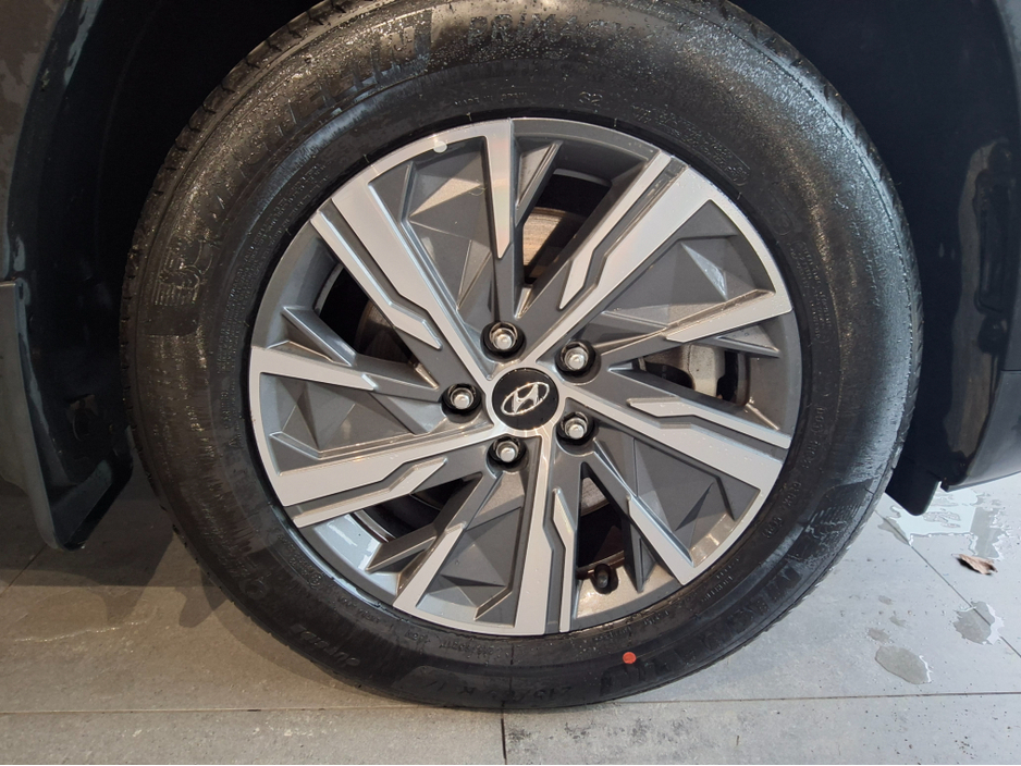 2022 Hyundai Tucson - image 7