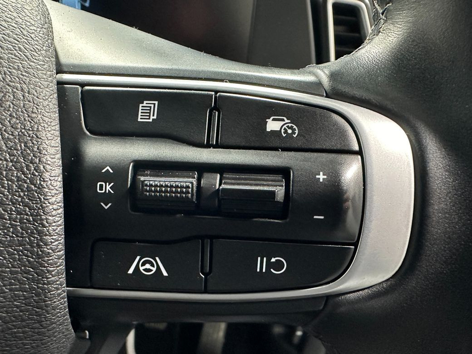 2022 Kia Sportage - image 17