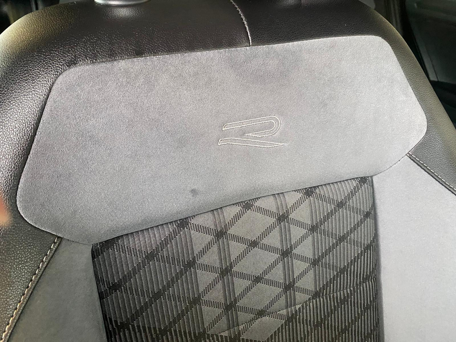 2023 Volkswagen T-Roc - image 12