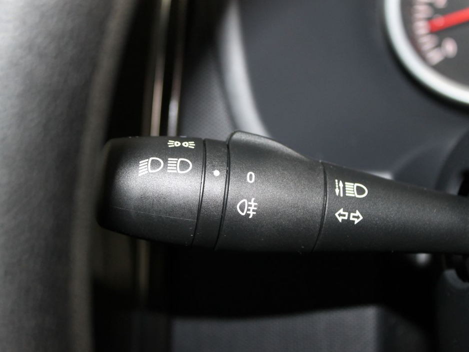 2017 Dacia Sandero - image 19