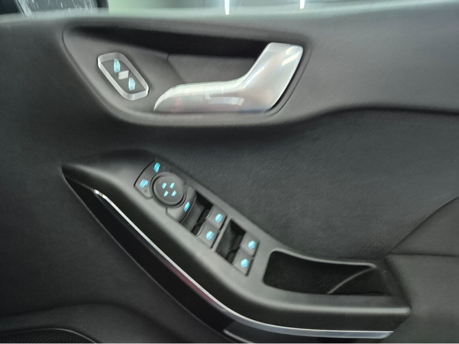 2022 Ford Fiesta - image 15