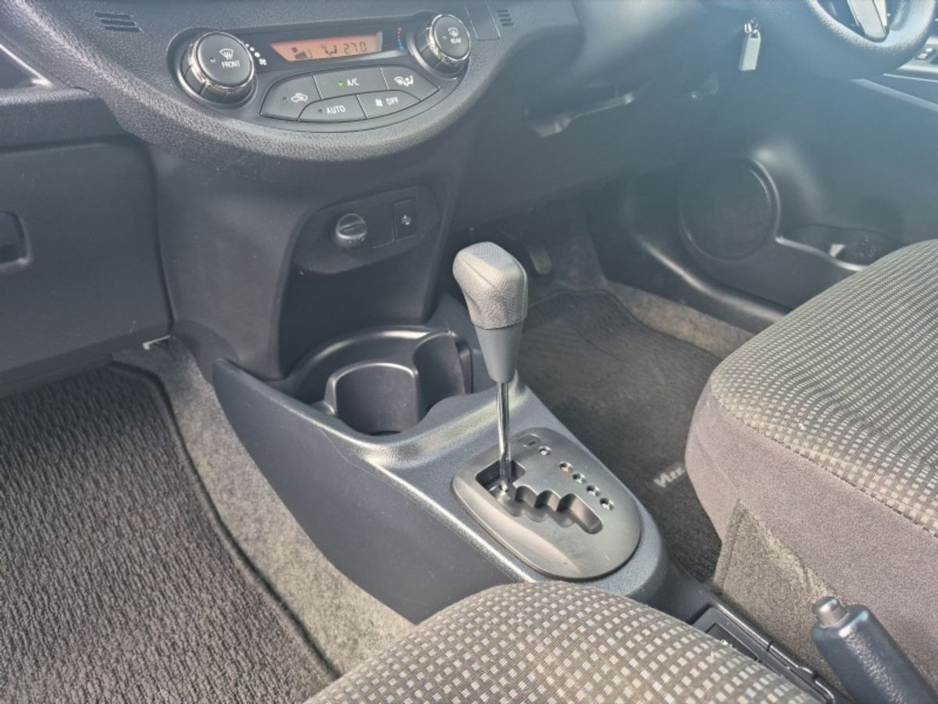 2017 Toyota Vitz - image 20