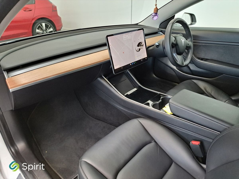 2021 Tesla Model 3 - image 4