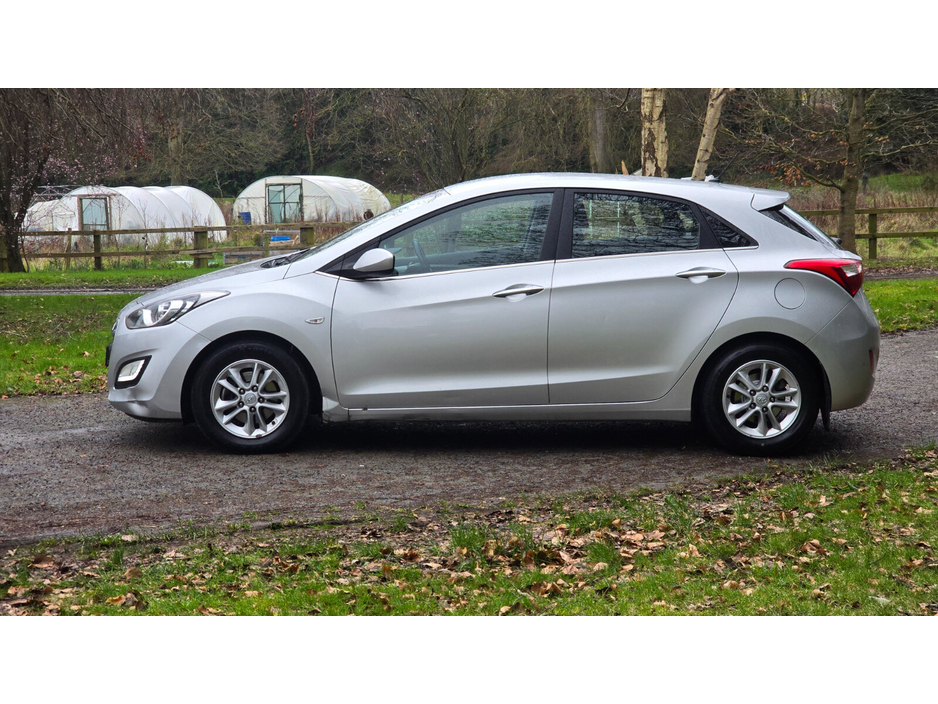 2016 Hyundai i30 - image 8