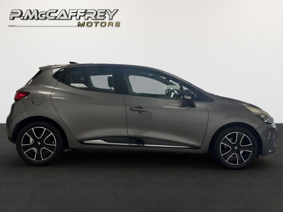 2015 Renault Clio - image 4