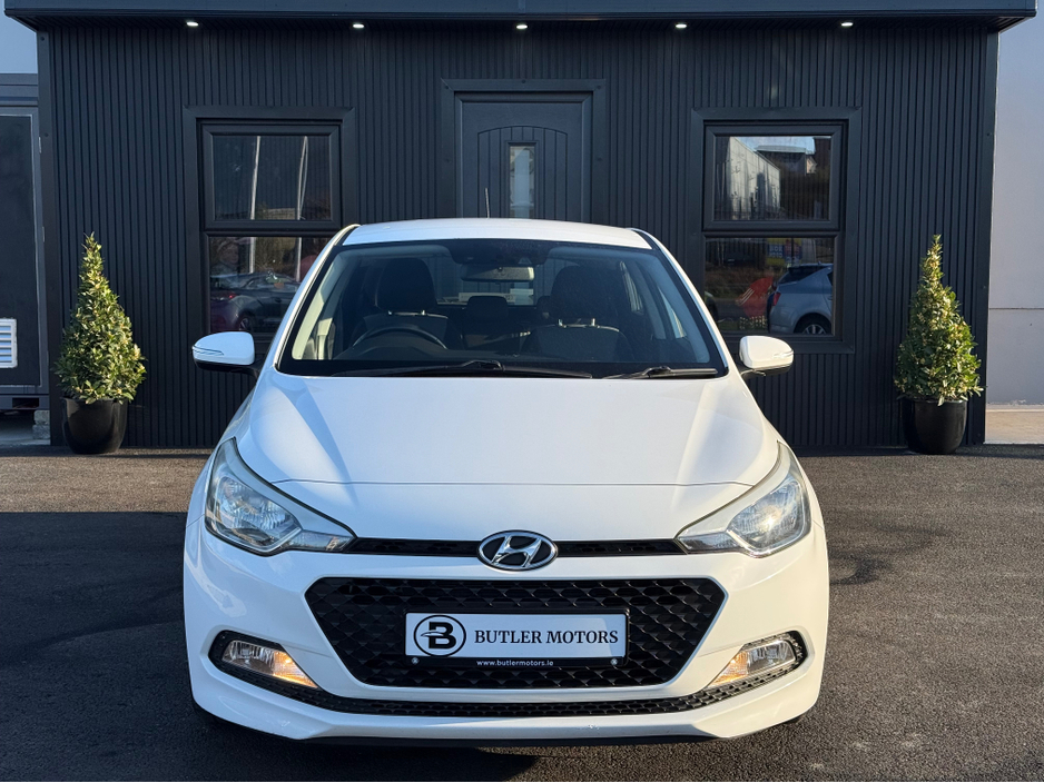 2017 Hyundai i20 - image 3