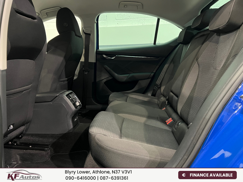 2023 Skoda Octavia - image 15