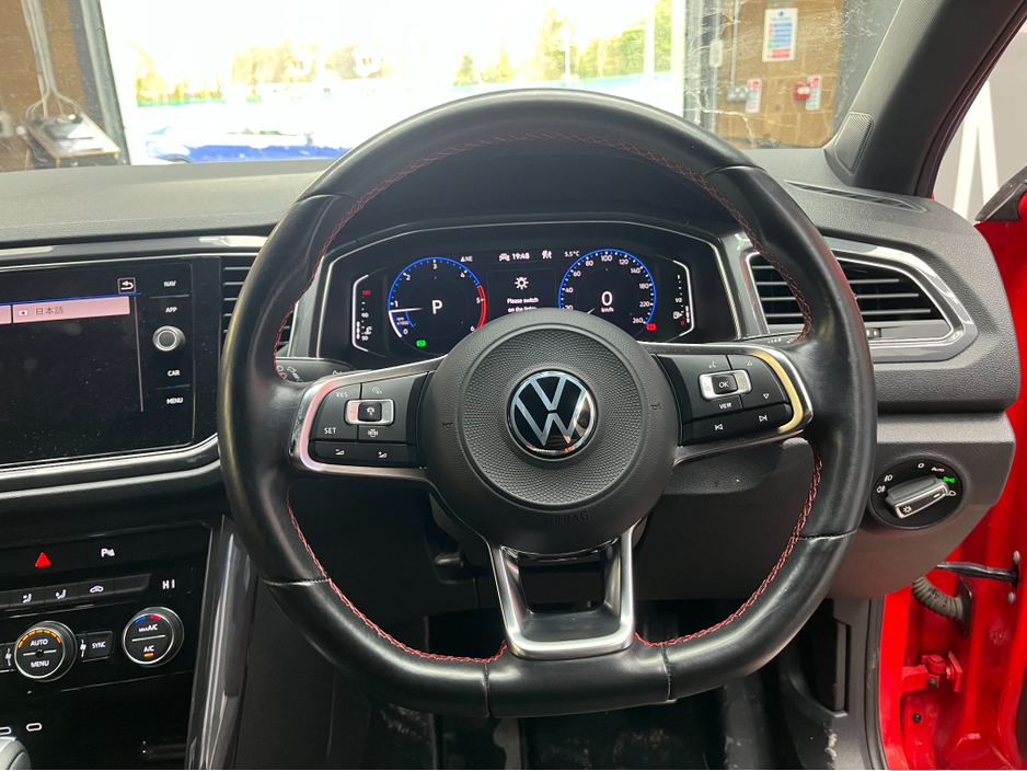 2021 Volkswagen T-Roc - image 9