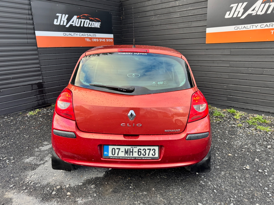2007 Renault Clio - image 6