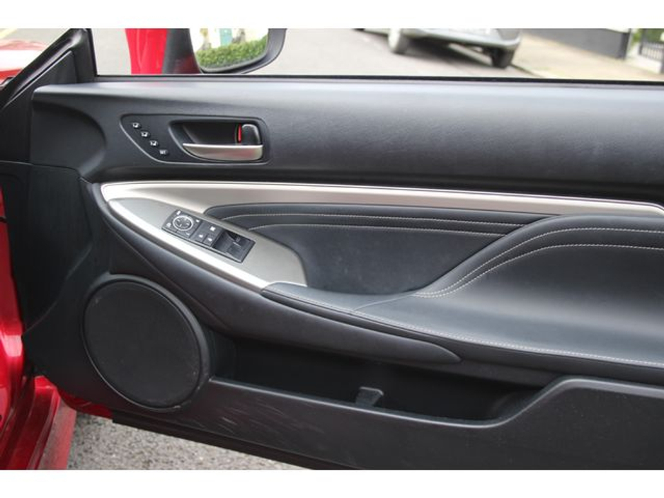 2016 Lexus RC 300 h - image 17