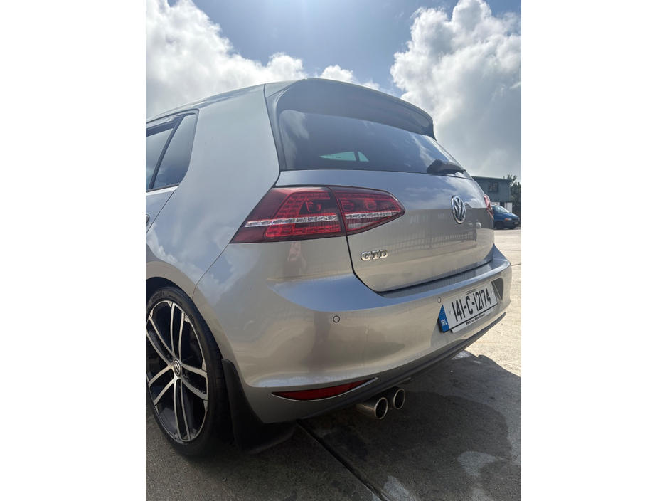 2014 Volkswagen Golf - image 6