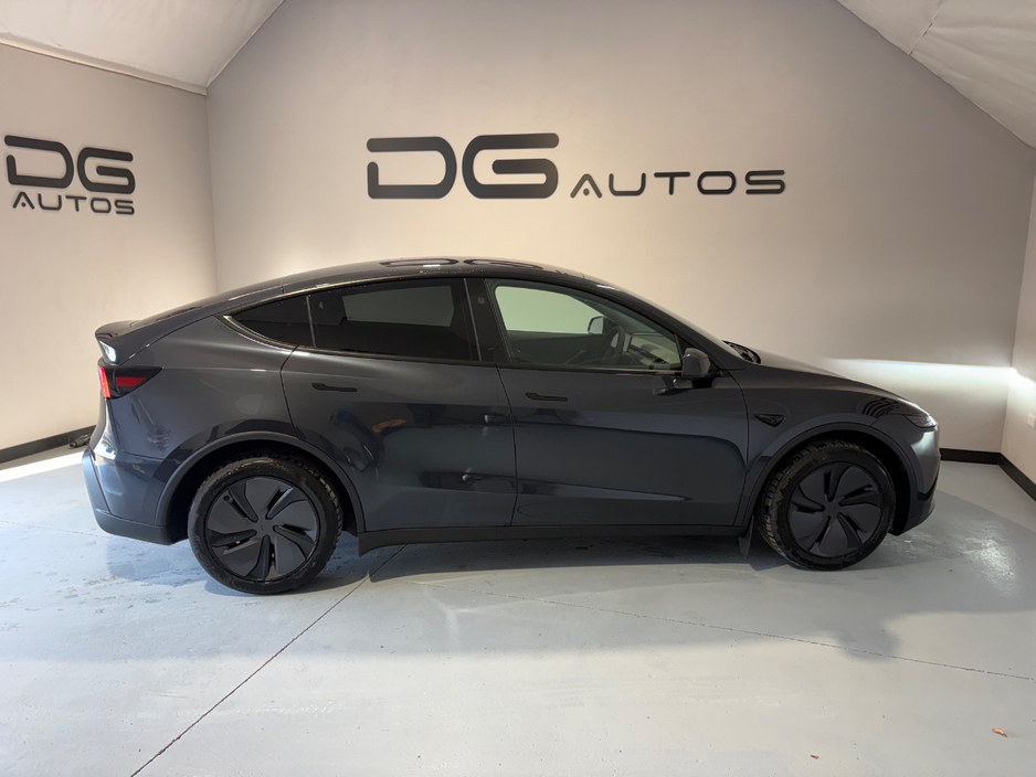 2026 Tesla Model Y - image 2