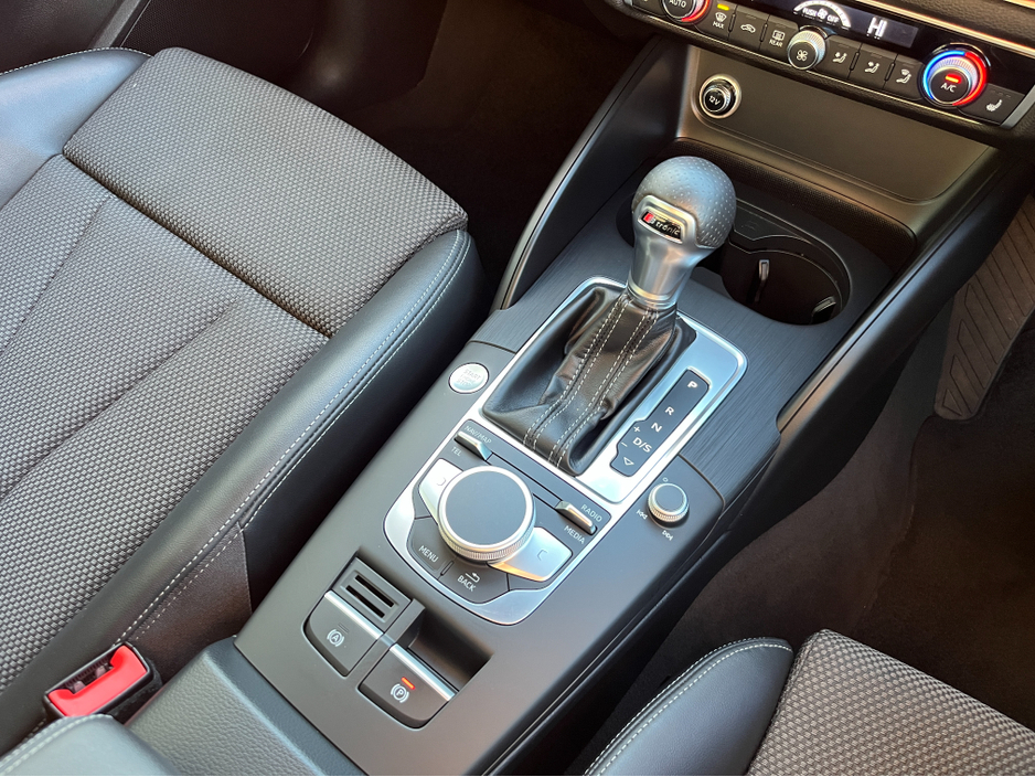 2018 Audi A3 S-LINE HATCHBACK AUTOMATIC 1.4 PETROL //HIGH SPEC//LOW MILES//HALF LEATHER HEATED SEATS//FULL ELECTRIC DRIVERS SEAT//REVERSE CAMERA//KEYLESS ENTRY//ADAPTIVE CRUISE CONTROL// €21,950