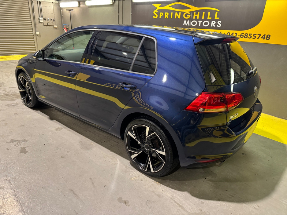 2013 Volkswagen Golf - image 3