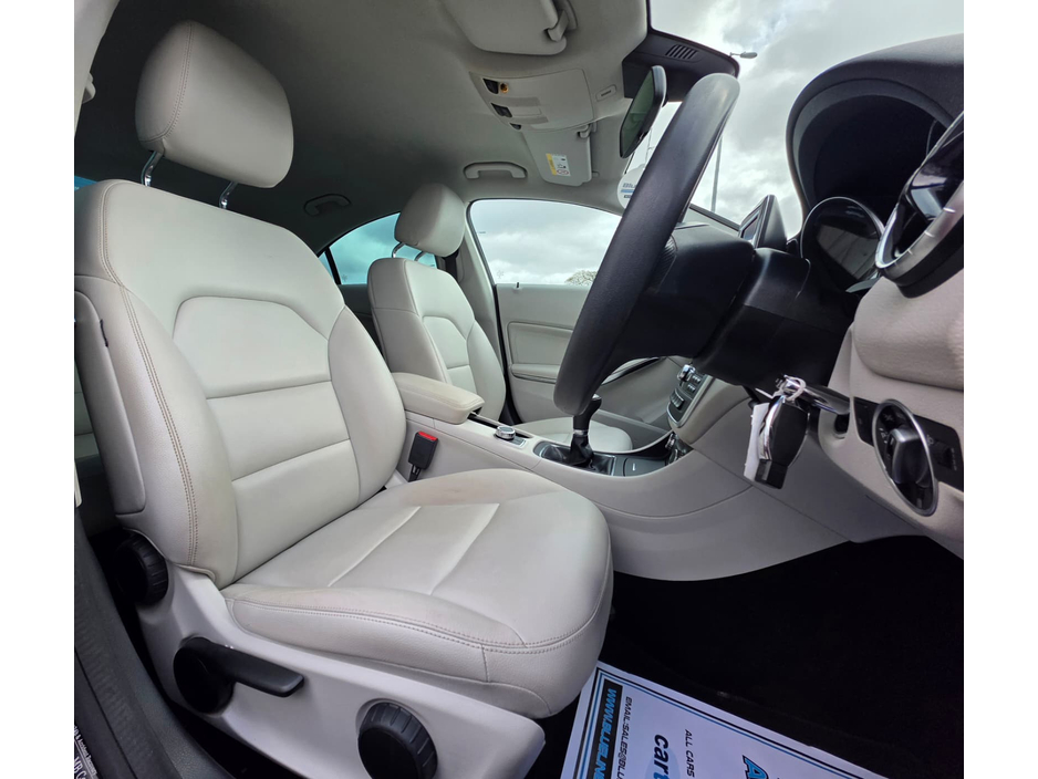 2014 Mercedes-Benz CLA Class - image 8