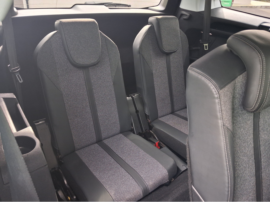 2018 Peugeot 5008 - image 26