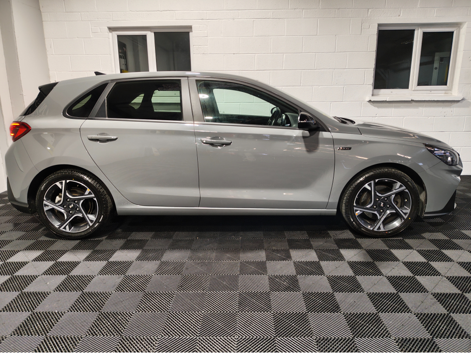 2022 Hyundai i30 - image 21