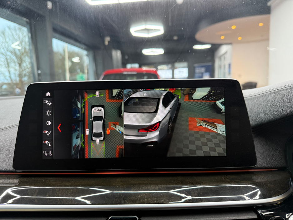 2017 BMW 5 Series - image 28