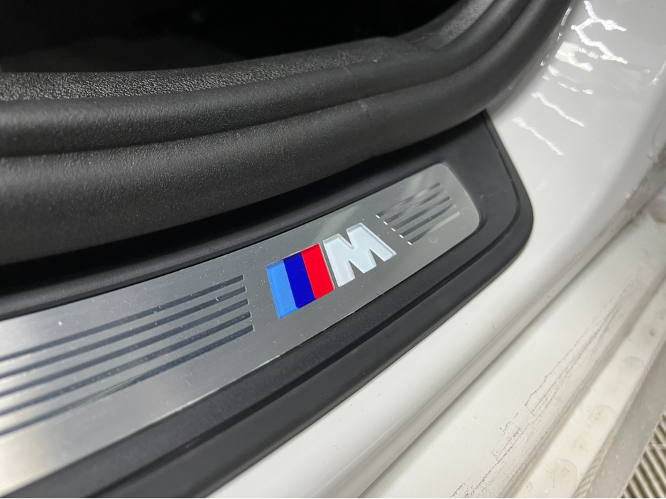 2017 BMW 5 Series €22950 2017 BMW 530E M SPORT IPERFORMANCE 2.0 AUTOMATIC / CRUISE CONTROL / 360° PARKING CAMERA / ELECTRIC MEMORY & HEATED SEATS / PADDLE SHIFTERS / AMBIENT LIGHTS €22,950