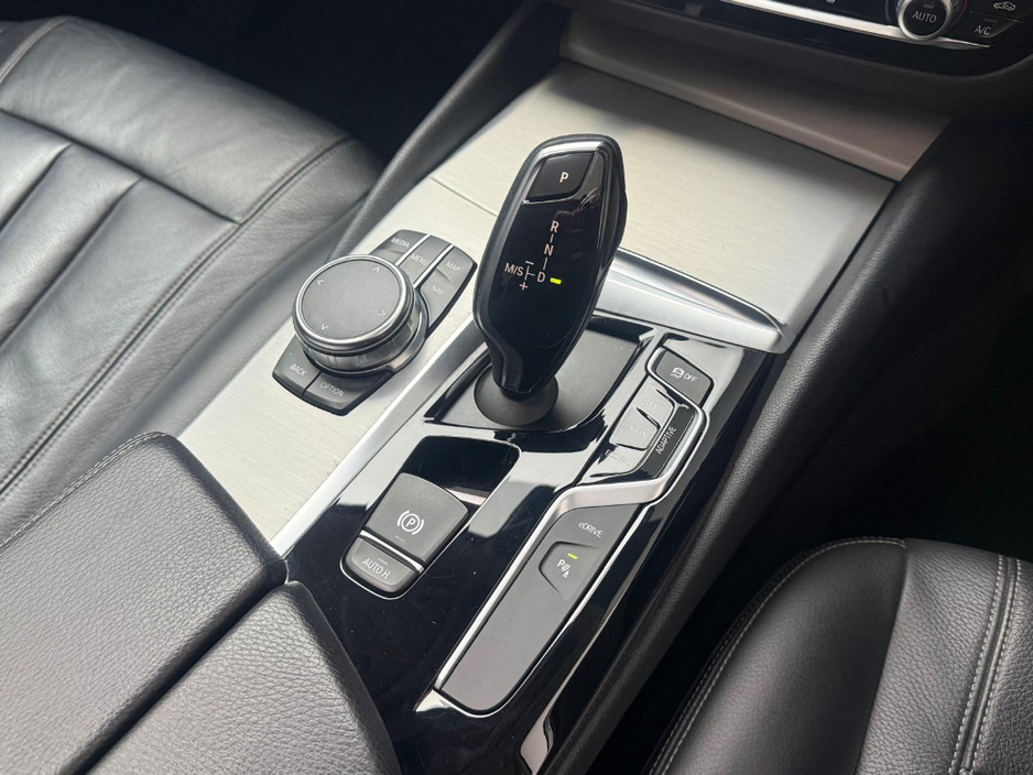 2017 BMW 5 Series 530E SE *SUNROOF* €21,990