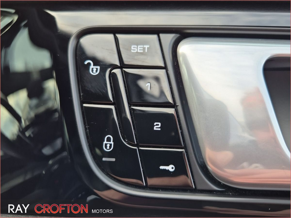 2018 Porsche Panamera Panamera 4 E Hybrid €59,950