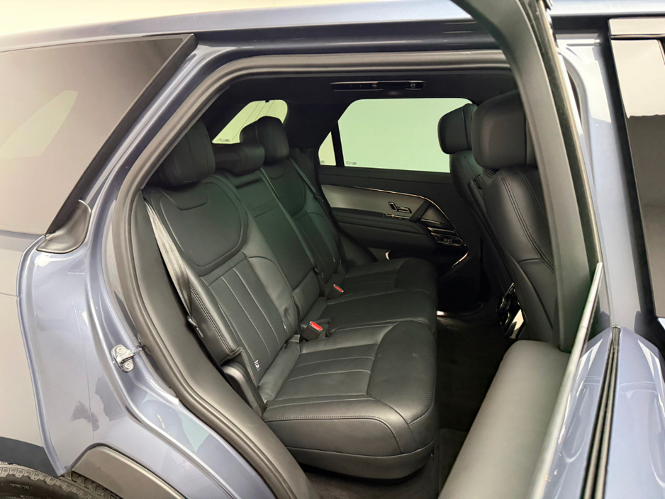 2024 Land Rover Range Rover Sport - image 13