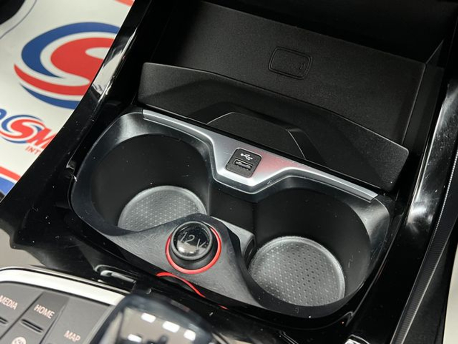 2020 BMW 1 Series - image 29